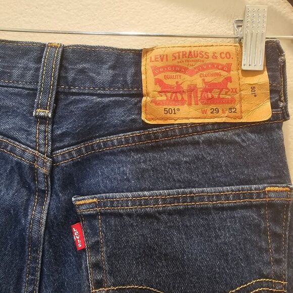 Levi's Men's 2022 501 Jeans Size 29x32 - Picture 3 of 5